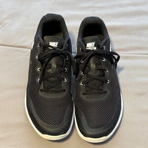 Nike Men's Black and White Sneakers